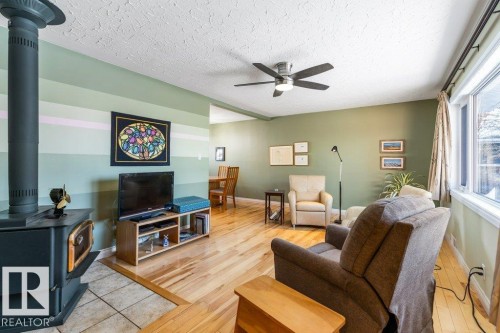 7123 82 Street, Edmonton, AB - Indoor