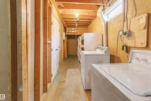 875 Juniper Avenue, Sherwood Park, AB - Indoor Photo Showing Laundry Room