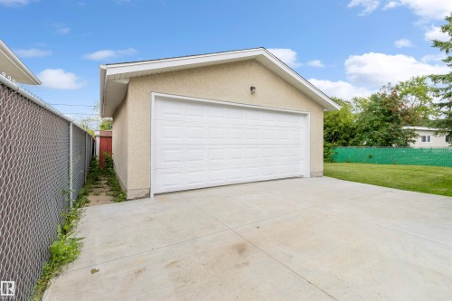 875 Juniper Avenue, Sherwood Park, AB - Outdoor With Exterior