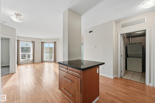 304 9819 104 Street, Edmonton, AB - Indoor