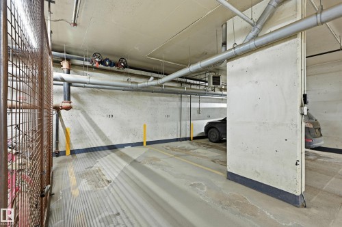 304 9819 104 Street, Edmonton, AB - Indoor Photo Showing Garage