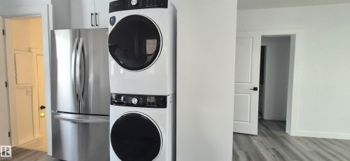 11426 84 Street, Edmonton, AB - Indoor Photo Showing Laundry Room