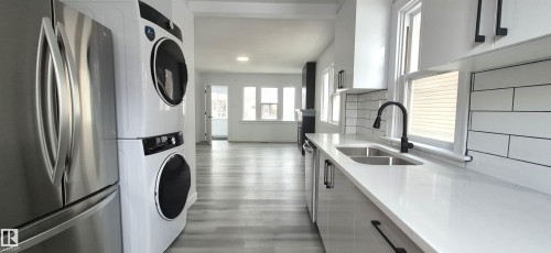 11426 84 Street, Edmonton, AB - Indoor Photo Showing Kitchen With Double Sink