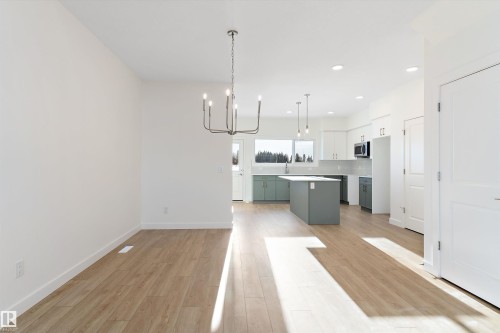 436 176 Avenue, Edmonton, AB - Indoor Photo Showing Kitchen