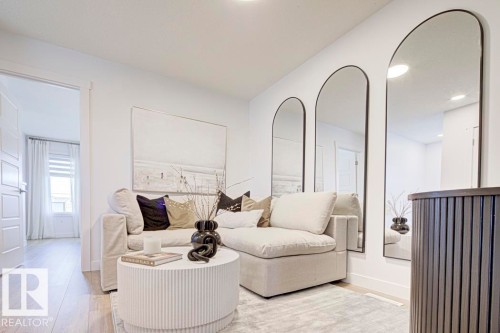 20707 43 Avenue, Edmonton, AB - Indoor Photo Showing Living Room