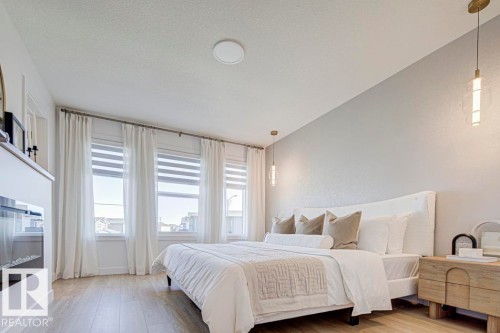 20707 43 Avenue, Edmonton, AB - Indoor Photo Showing Bedroom