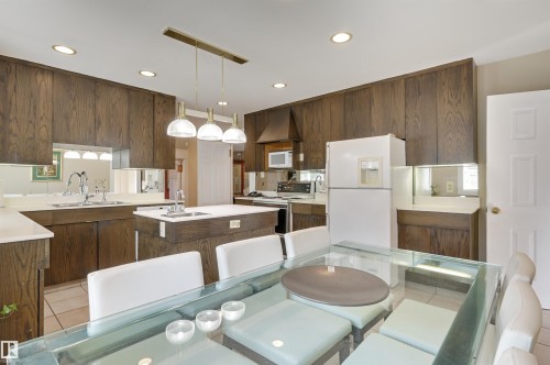 10226 Connaught Drive, Edmonton, AB - Indoor