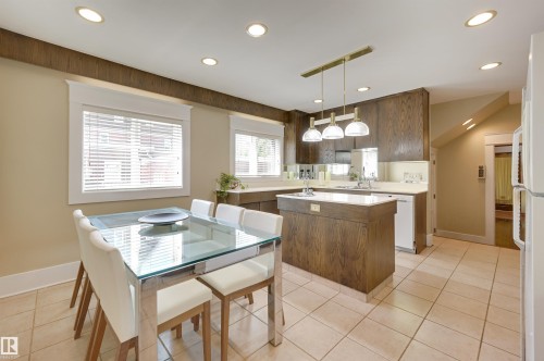 10226 Connaught Drive, Edmonton, AB - Indoor Photo Showing Other Room