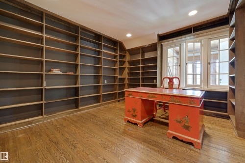 10226 Connaught Drive, Edmonton, AB - Indoor Photo Showing Office