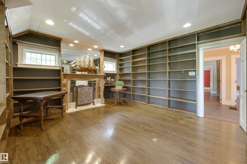 10226 Connaught Drive, Edmonton, AB - Indoor Photo Showing Other Room