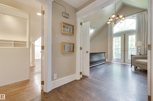 10226 Connaught Drive, Edmonton, AB - Indoor