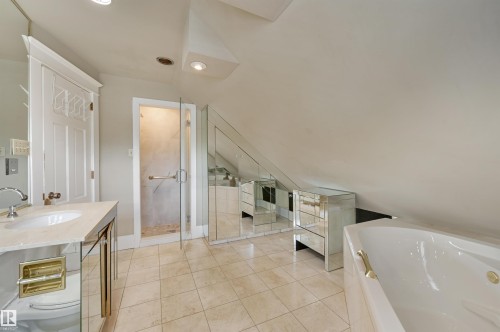 10226 Connaught Drive, Edmonton, AB - Indoor Photo Showing Bathroom