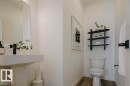 926 18 Avenue, Edmonton, AB  - Indoor Photo Showing Bathroom 