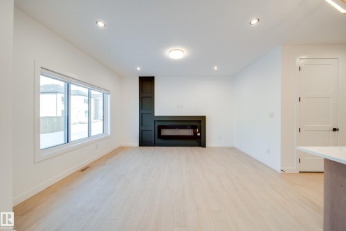 22 Blackbird Bend, Fort Saskatchewan, AB - Indoor With Fireplace