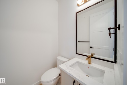 22 Blackbird Bend, Fort Saskatchewan, AB - Indoor Photo Showing Bathroom