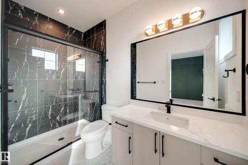 22 Blackbird Bend, Fort Saskatchewan, AB - Indoor Photo Showing Bathroom
