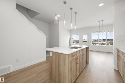 620 176 Avenue, Edmonton, AB - Indoor Photo Showing Kitchen With Upgraded Kitchen
