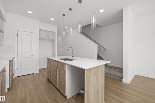 620 176 Avenue, Edmonton, AB - Indoor Photo Showing Kitchen With Double Sink With Upgraded Kitchen