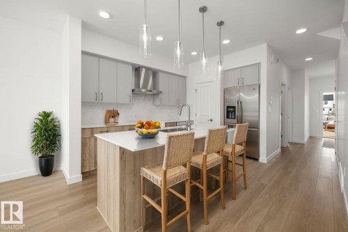 620 176 Avenue, Edmonton, AB - Indoor Photo Showing Kitchen With Upgraded Kitchen