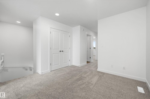 620 176 Avenue, Edmonton, AB - Indoor Photo Showing Other Room
