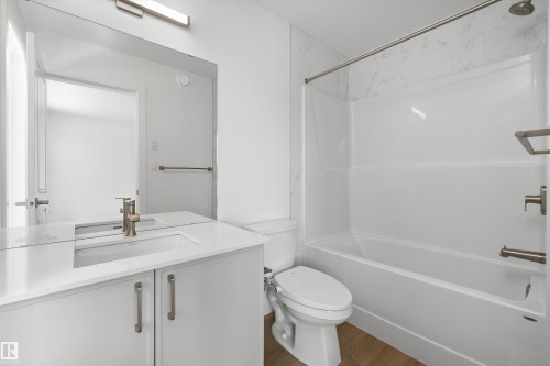 620 176 Avenue, Edmonton, AB - Indoor Photo Showing Bathroom