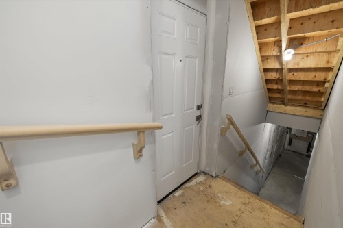 620 176 Avenue, Edmonton, AB - Indoor Photo Showing Other Room