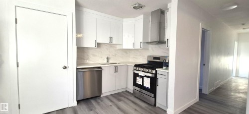 12916 123A Street, Edmonton, AB - Indoor Photo Showing Kitchen With Upgraded Kitchen