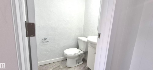 12916 123A Street, Edmonton, AB - Indoor Photo Showing Bathroom