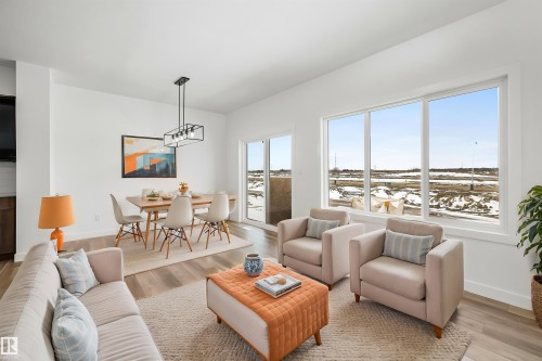 622 176 Avenue, Edmonton, AB - Indoor Photo Showing Living Room