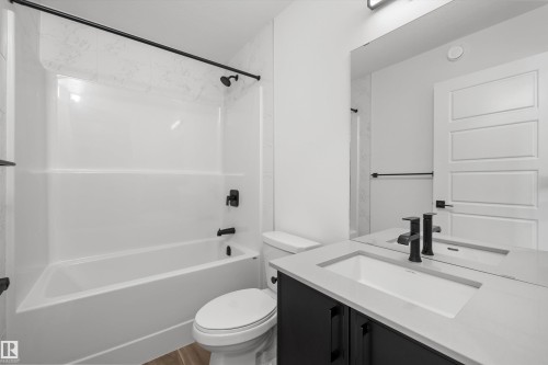 622 176 Avenue, Edmonton, AB - Indoor Photo Showing Bathroom