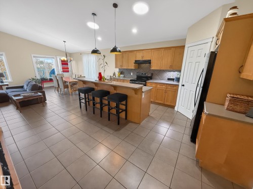 519 Westerra Boulevard, Stony Plain, AB - Indoor Photo Showing Kitchen