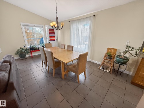 519 Westerra Boulevard, Stony Plain, AB - Indoor Photo Showing Dining Room