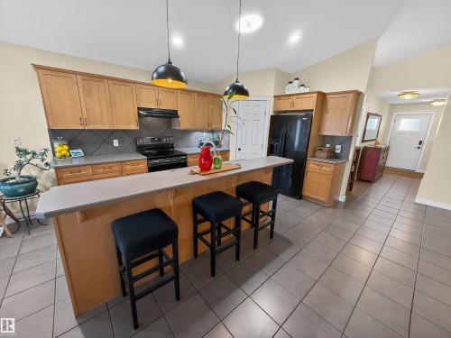 519 Westerra Boulevard, Stony Plain, AB - Indoor Photo Showing Kitchen