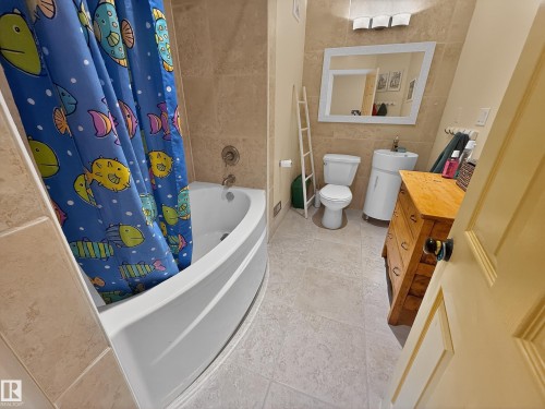 519 Westerra Boulevard, Stony Plain, AB - Indoor Photo Showing Bathroom