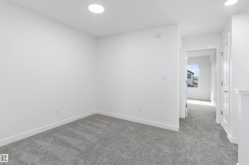 1048 14 Avenue, Edmonton, AB - Indoor Photo Showing Other Room
