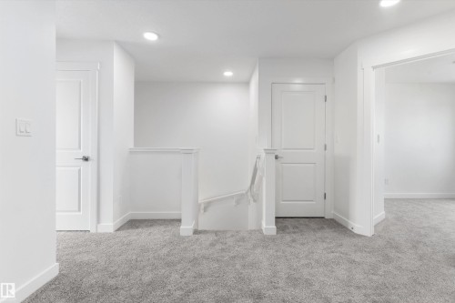 1048 14 Avenue, Edmonton, AB - Indoor Photo Showing Other Room