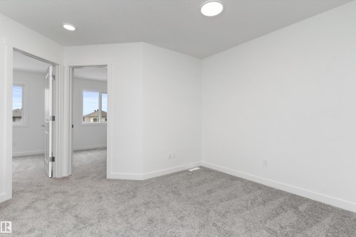 1048 14 Avenue, Edmonton, AB - Indoor Photo Showing Other Room