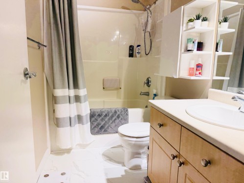 126 4312 139 Avenue, Edmonton, AB - Indoor Photo Showing Bathroom