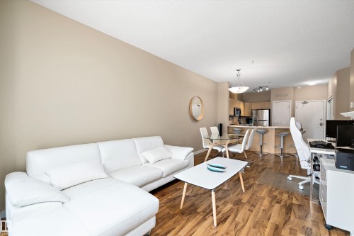 126 4312 139 Avenue, Edmonton, AB - Indoor Photo Showing Living Room