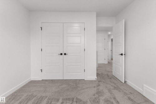 928 18 Avenue, Edmonton, AB - Indoor Photo Showing Other Room