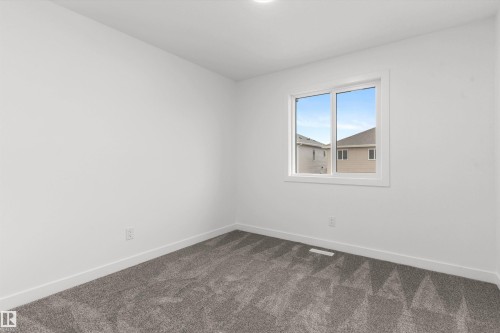 928 18 Avenue, Edmonton, AB - Indoor Photo Showing Other Room
