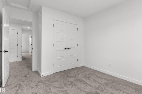 928 18 Avenue, Edmonton, AB - Indoor Photo Showing Other Room
