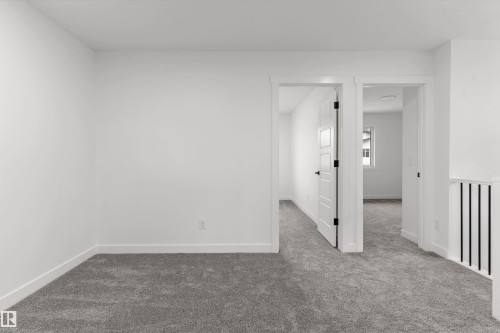 928 18 Avenue, Edmonton, AB - Indoor Photo Showing Other Room