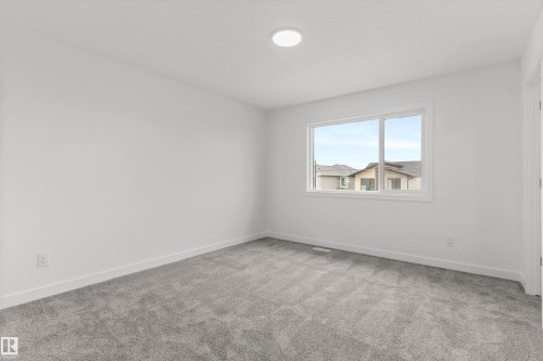 928 18 Avenue, Edmonton, AB - Indoor Photo Showing Other Room