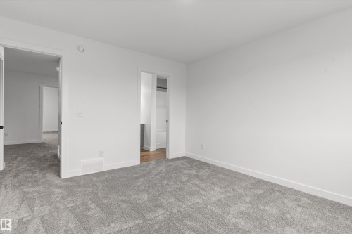 928 18 Avenue, Edmonton, AB - Indoor Photo Showing Other Room