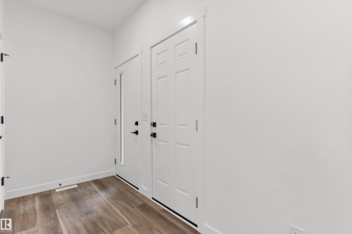 928 18 Avenue, Edmonton, AB - Indoor Photo Showing Other Room