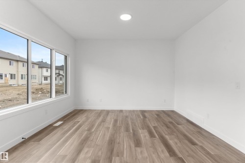 928 18 Avenue, Edmonton, AB - Indoor Photo Showing Other Room