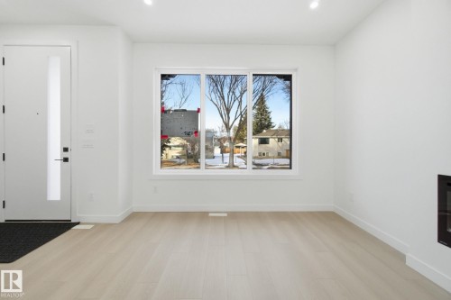 7953 79 Avenue, Edmonton, AB - Indoor Photo Showing Other Room