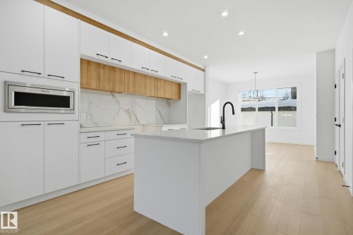 7953 79 Avenue, Edmonton, AB - Indoor Photo Showing Kitchen With Upgraded Kitchen