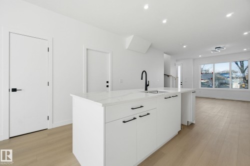 7953 79 Avenue, Edmonton, AB - Indoor